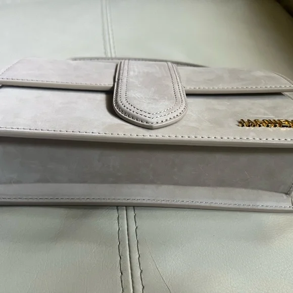 Jacquemus Taupe Clutch with Gold Logo - Picture 3 of 13